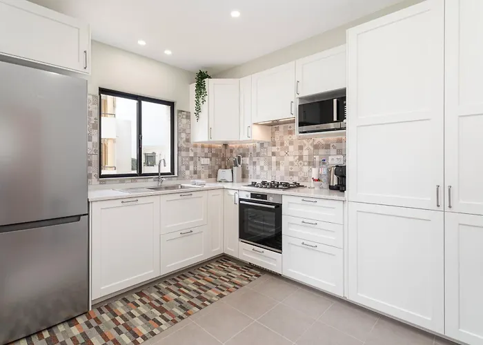 Centralgarve - Great, Bright 2-bedroom Flat In The Center Of -topázio Vilamoura