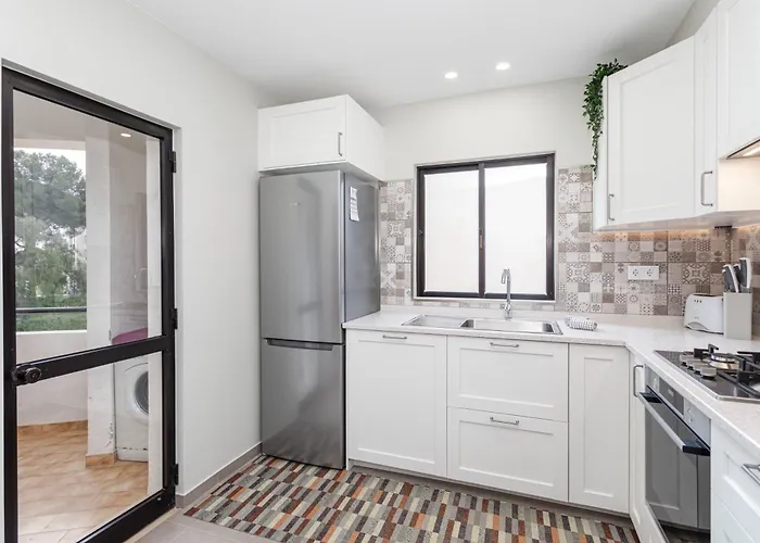 Apartamento Centralgarve - Great, Bright 2-bedroom Flat In The Center Of -topázio *
