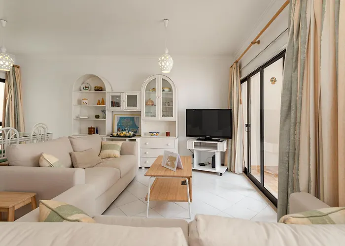Centralgarve - Great, Bright 2-bedroom Flat In The Center Of -topázio Apartamento *