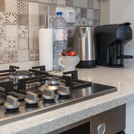 Apartment Centralgarve - Great, Bright 2-bedroom Flat In The Center Of -topazio Vilamoura