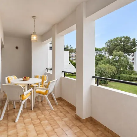 Centralgarve - Great, Bright 2-bedroom Flat In The Center Of -topazio Appartement