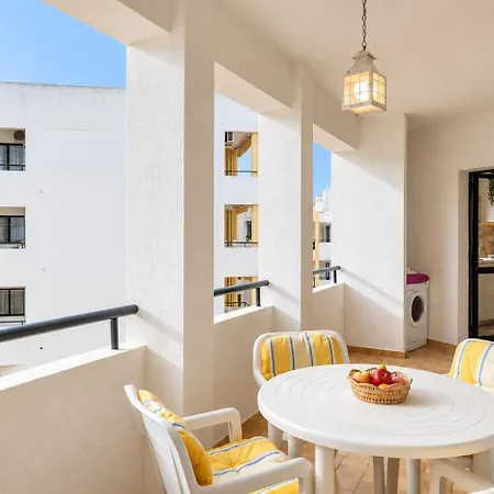 Centralgarve - Great, Bright 2-bedroom Flat In The Center Of -topazio *