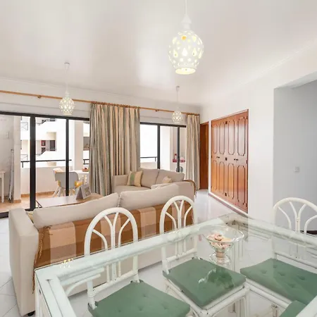 Centralgarve - Great, Bright 2-bedroom Flat In The Center Of -topazio Appartement